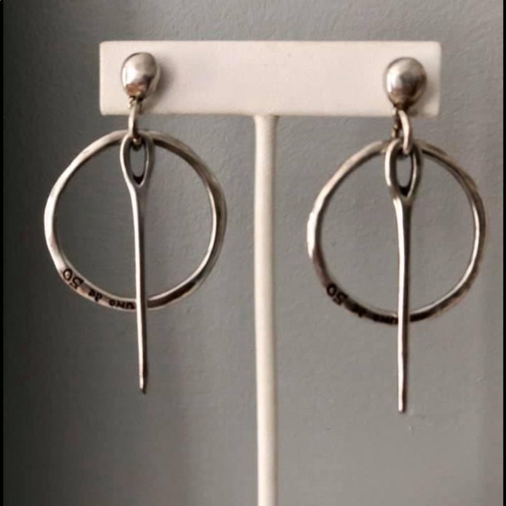Uno de 50 Earrings (sewing needle)